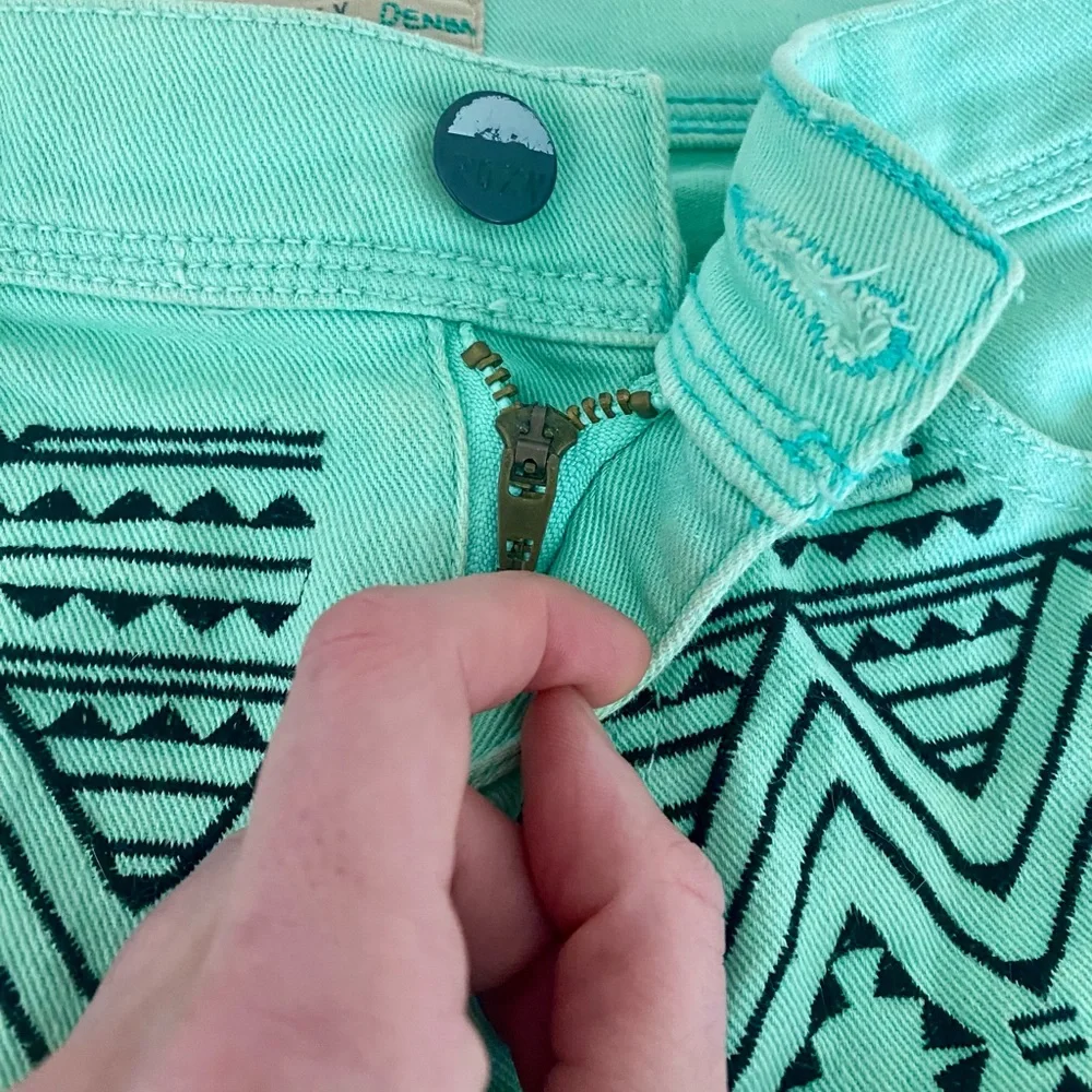 Aztec Roxy Shorts - Picture 2 of 11
